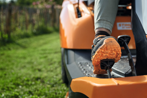 Stihl RT 6127 ZL - Jednopedałowy napęd kół